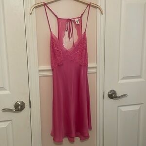 Pink Victoria’s Secret slip NWOT
